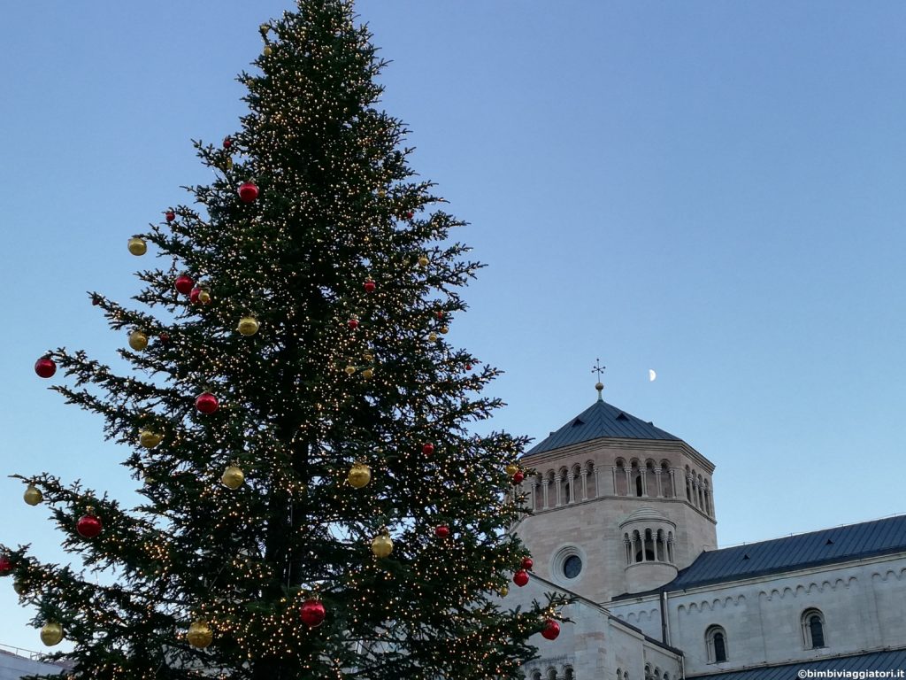 Albero di Natale con Luna