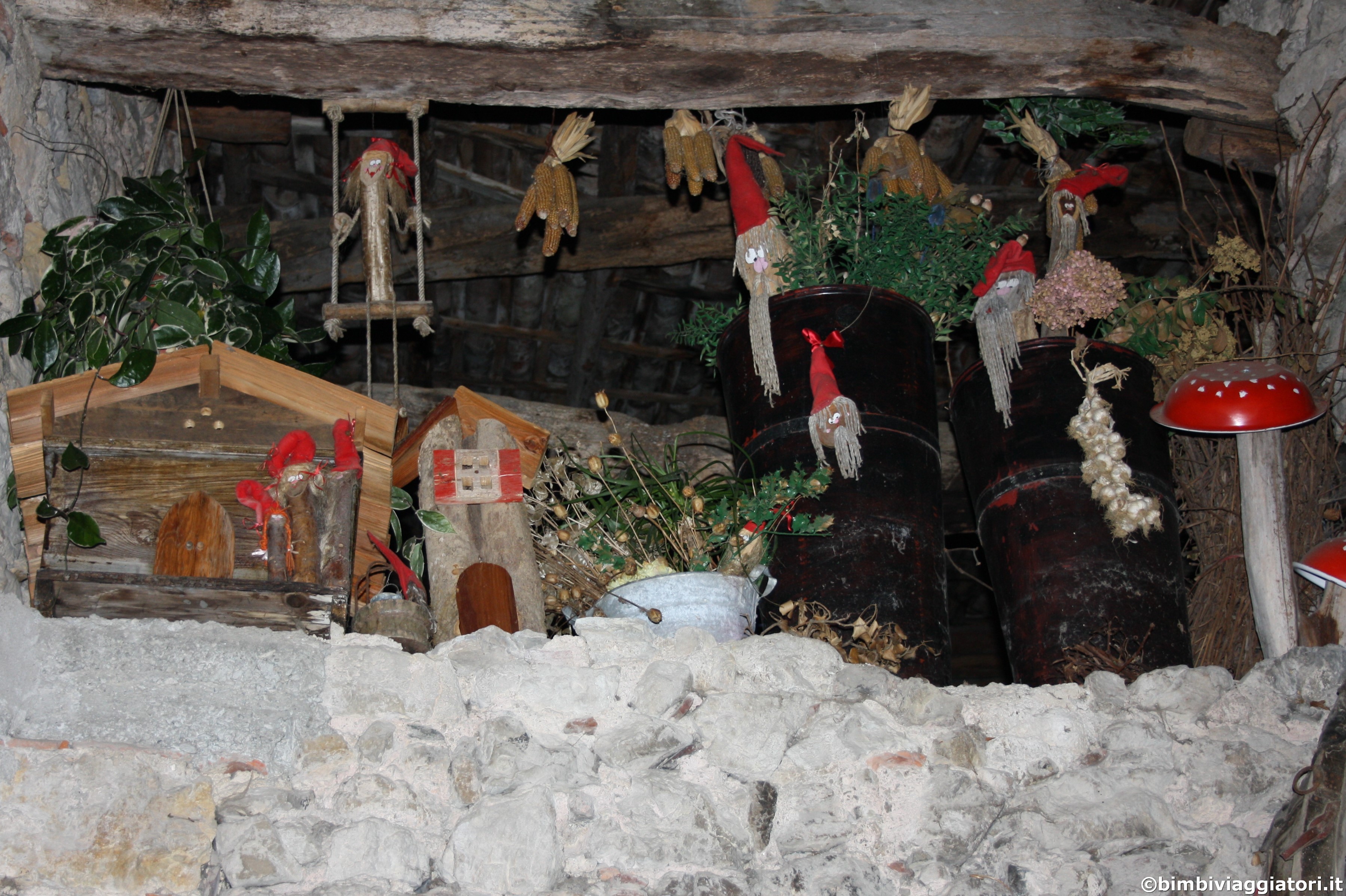 Mercatini Di Natale Tenno.Natale Nel Borgo Mercatino Di Canale Di Tenno Bimbi Viaggiatori