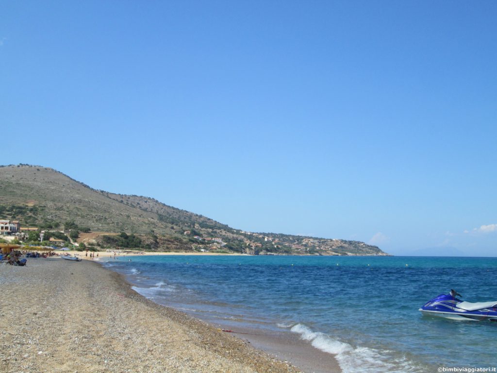 Spiaggia Kefalonia nella costa sud di Cefalonia