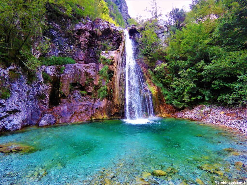 Cascata d'Ampola con i bambini