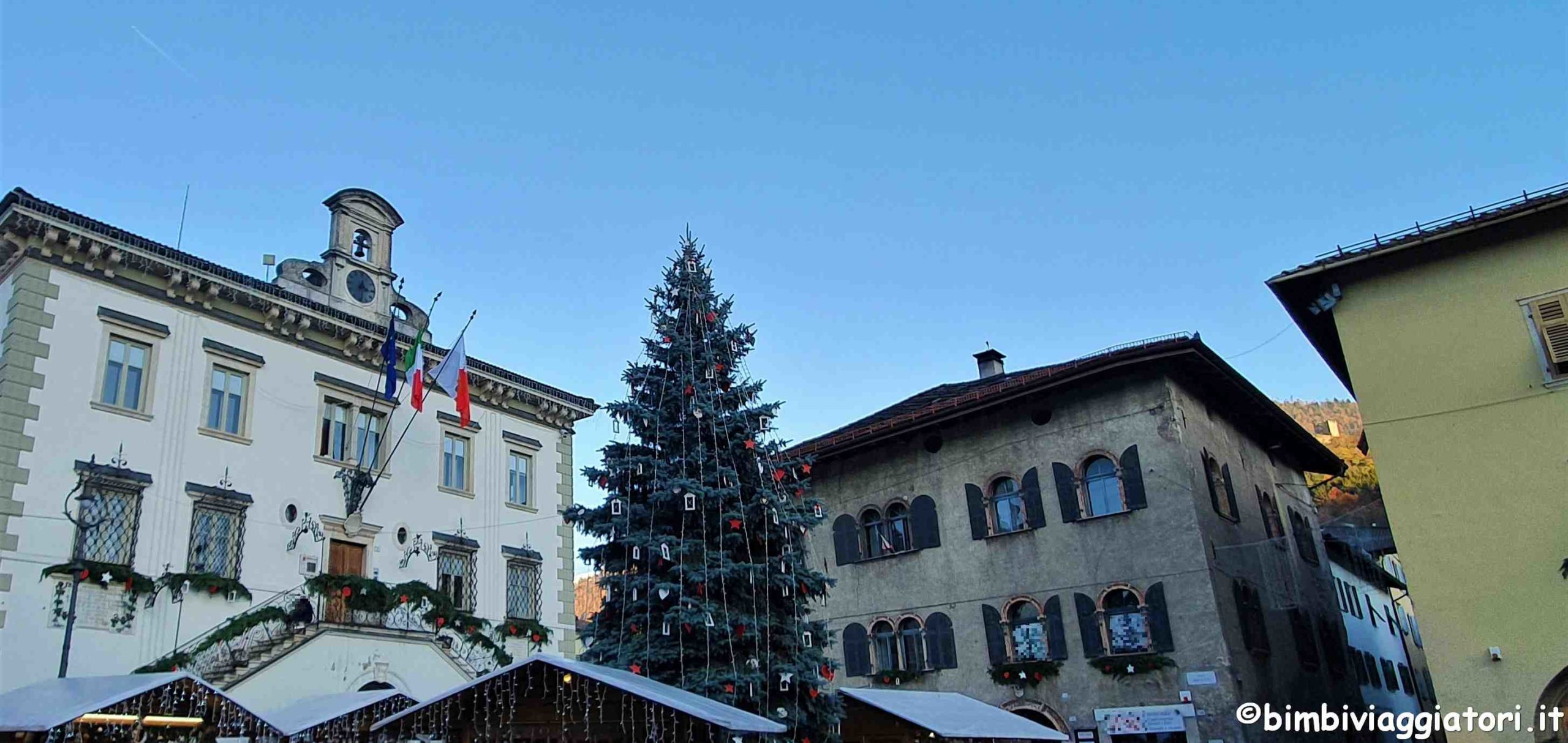 Piazza Municipio Natale a Pergine