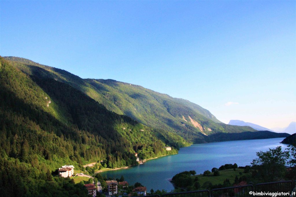 Paesaggio al Lago di Molveno