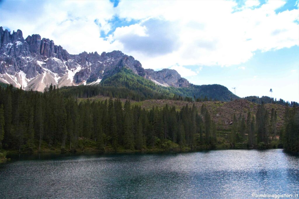 Lago alpino Carezza