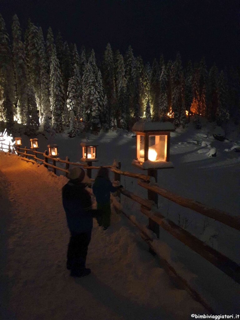 Mercatini di Natale Lago Carezza con bambini