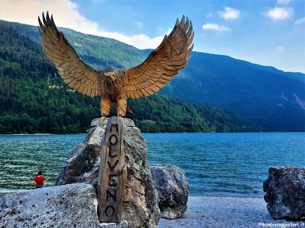 Aquila sul Lago di Molveno